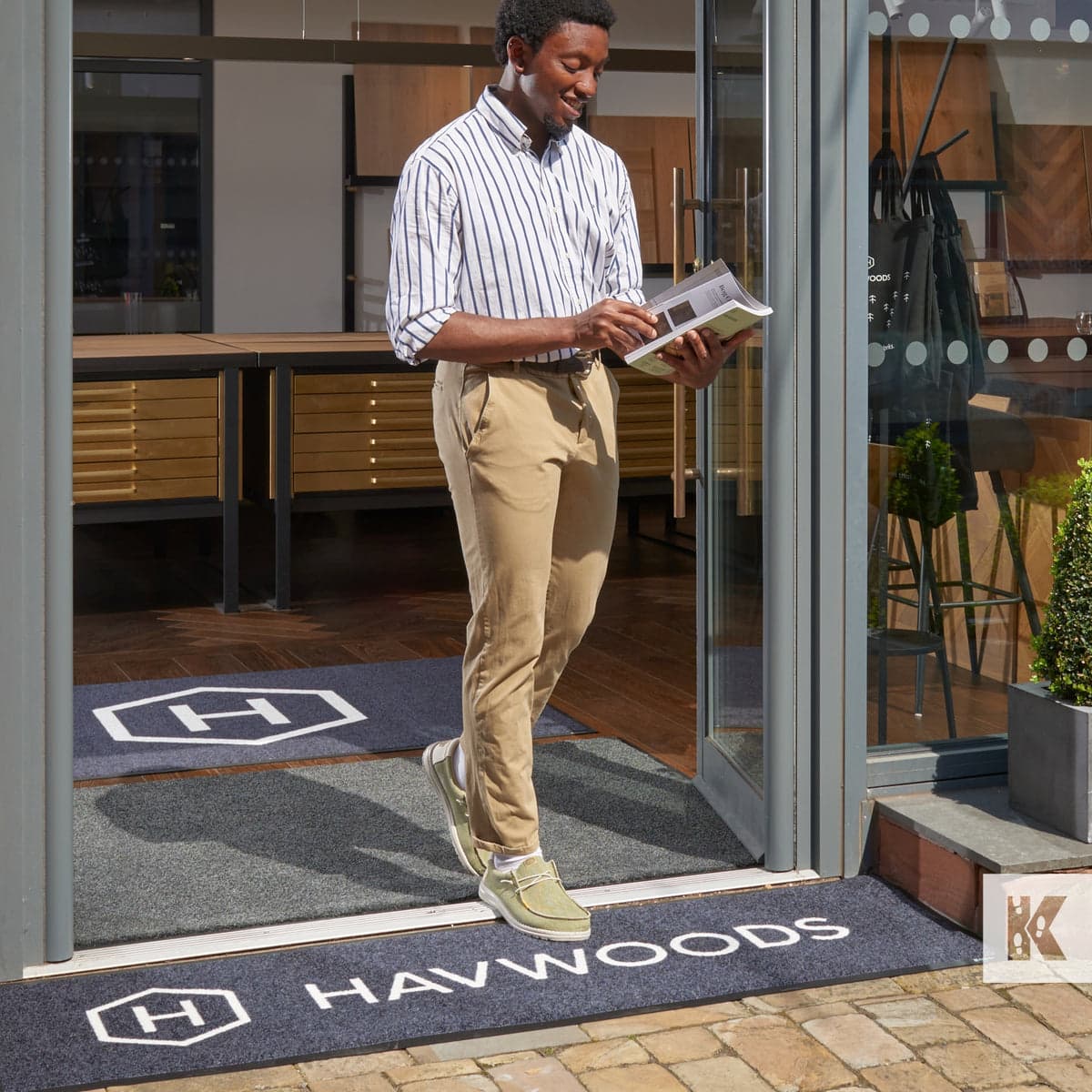 Jet-Print Outdoor na ulazu u poslovni prostor